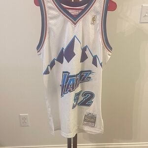 Malo White Jersey with Blue Accents